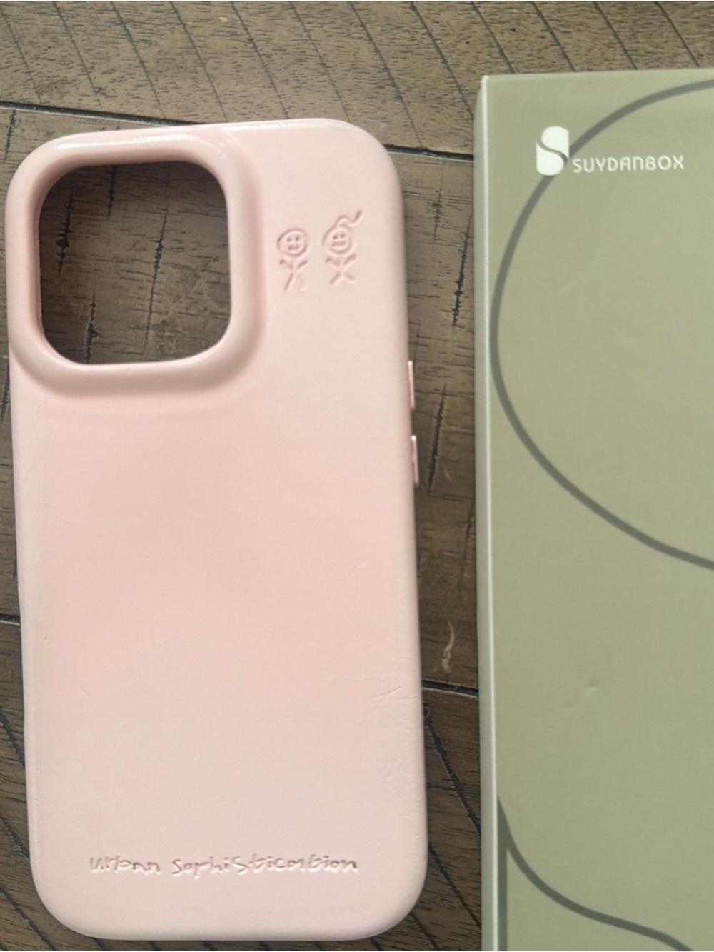 Urban Sophistication- The skinny case in pink gloss, iPhone 16 pro